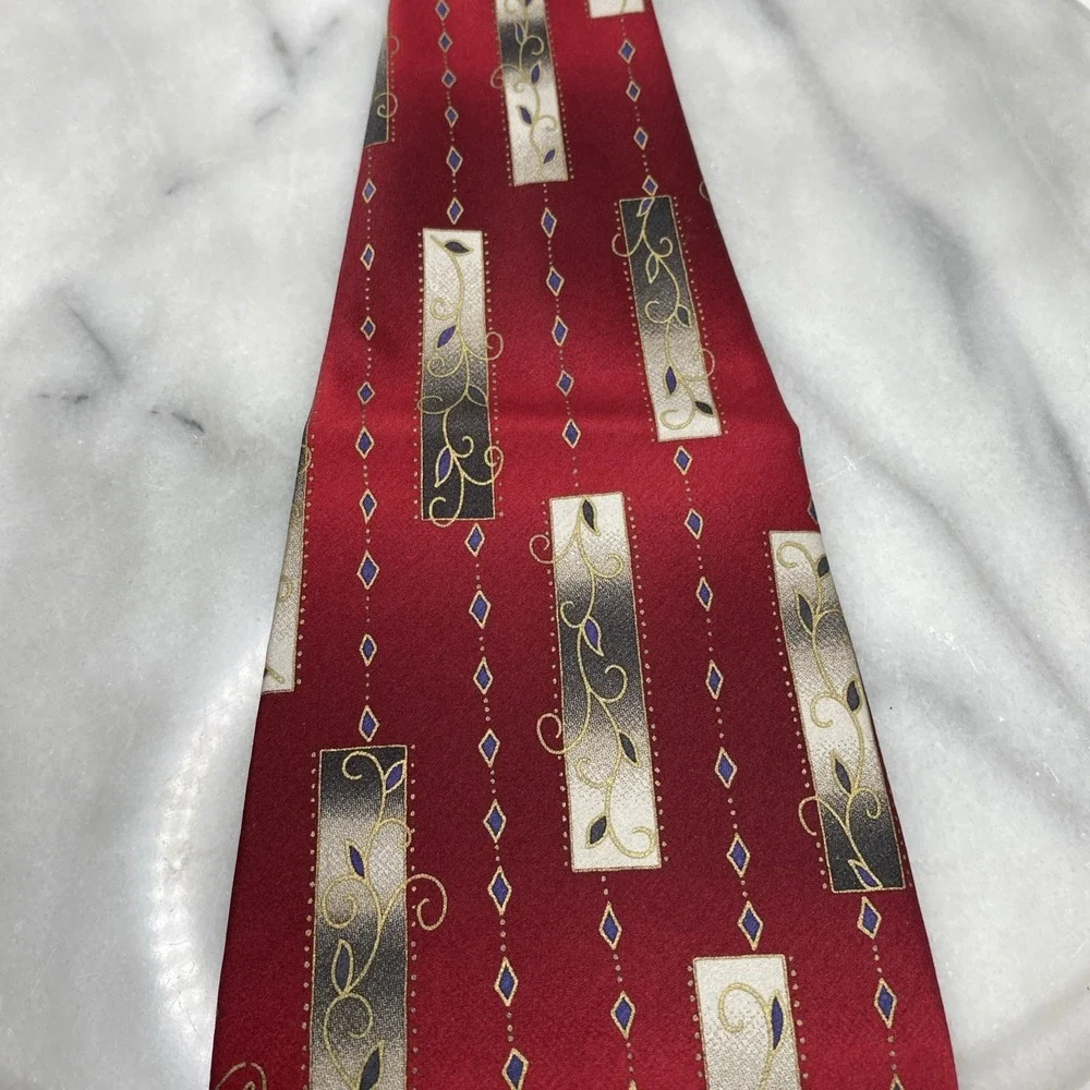 Pavone Italian Mens Necktie Red Gold Geometric Scroll Silk Classic Formal Tie